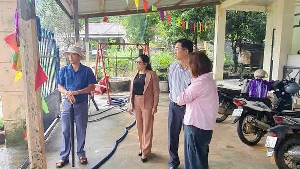 ĐỒNG CHÍ BÍ THƯ ĐẢNG ỦY XÃ ĐĂK LONG KIỂM TRA CÔNG TÁC CHUẨN BỊ NĂM HỌC MỚI 2026 - 2027